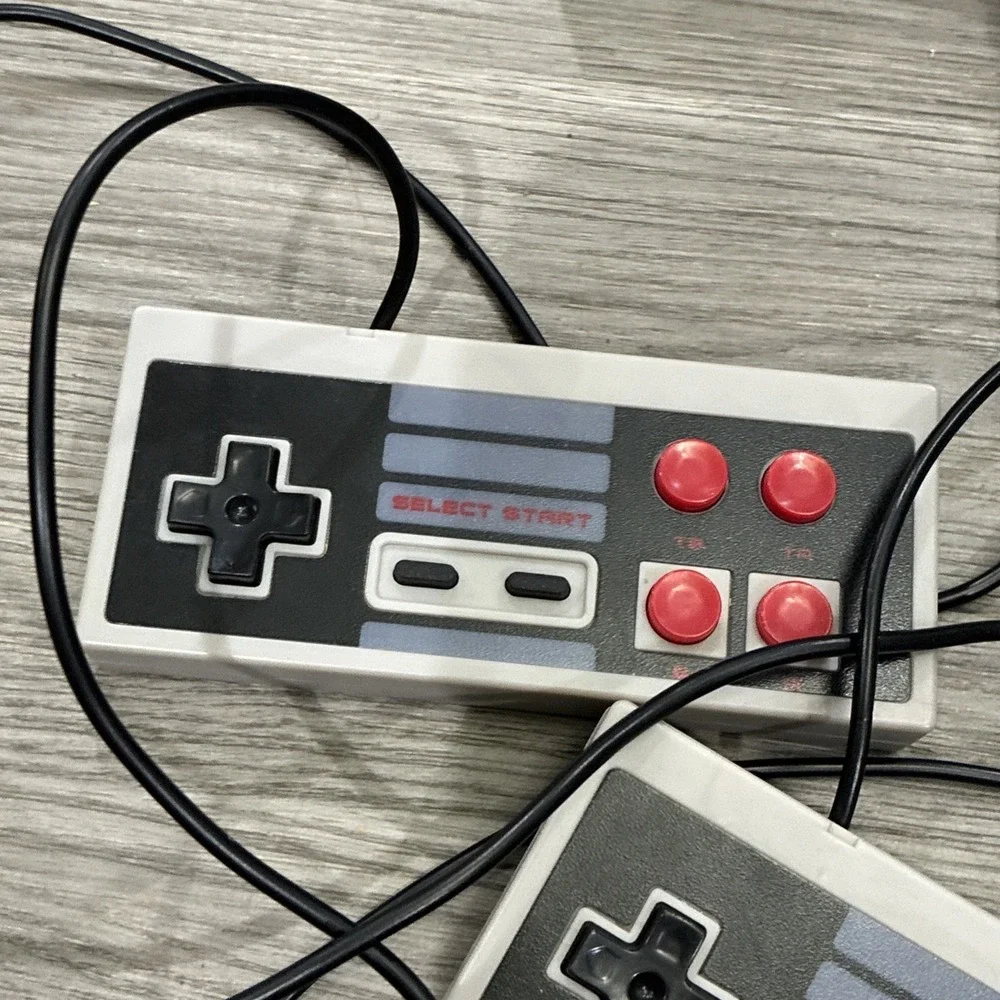Mini Retro TV Game Console Classic Games Built-in W/ 2 Controller Kid Gift